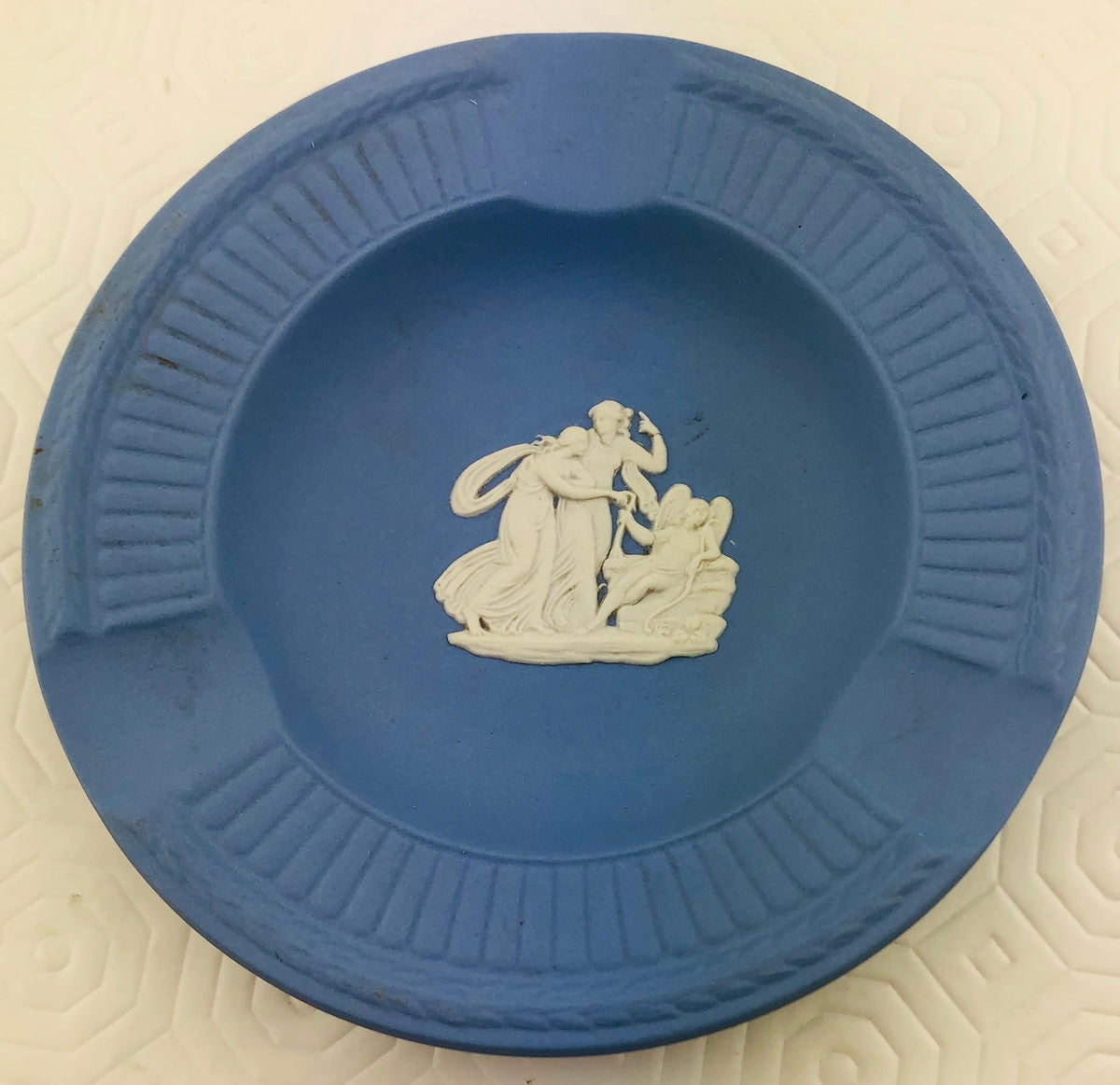 English Wedgwood Jasperware Ashtray or Key Holder/Vide Poche — detail 3