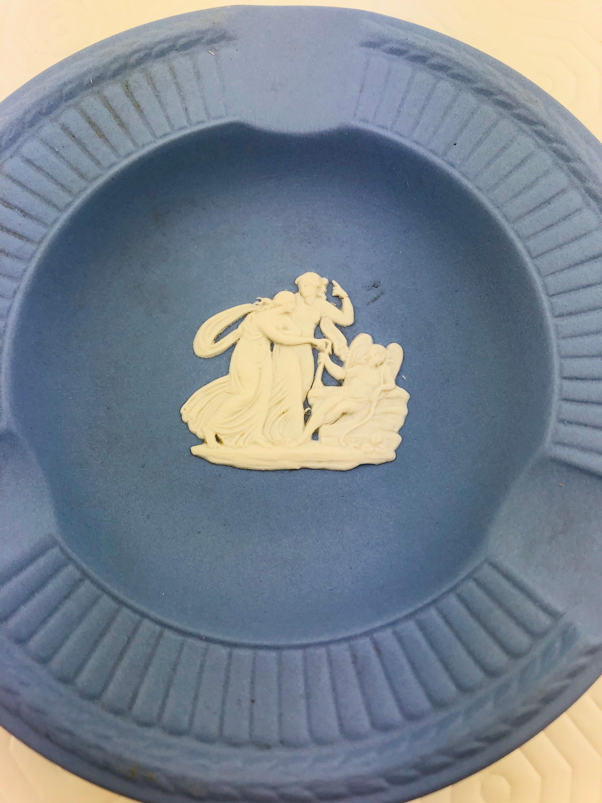 English Wedgwood Jasperware Ashtray or Key Holder/Vide Poche — detail 4
