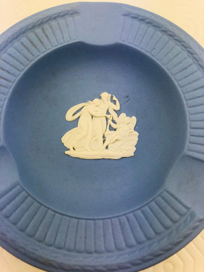English Wedgwood Jasperware Ashtray or Key Holder/Vide Poche — detail 4