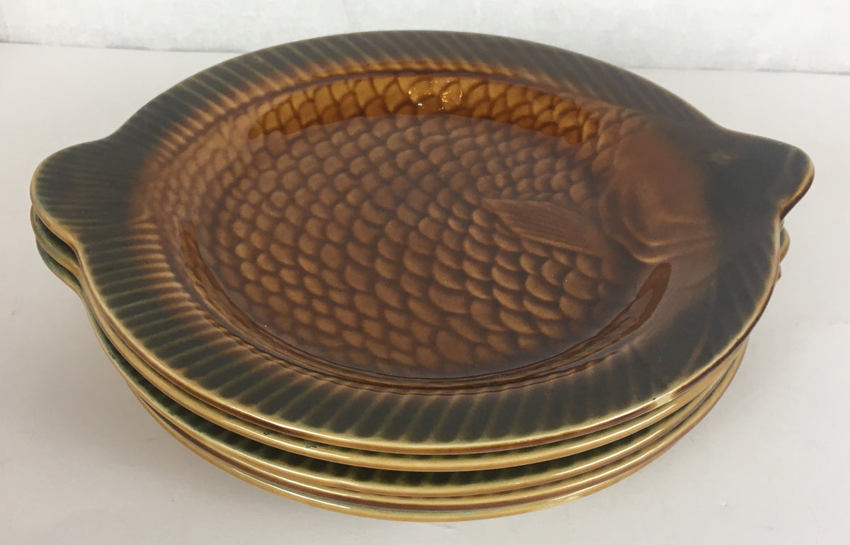 Mid-Century French Majolica Fish Service by Sarreguemines, Circa 1950s — 14 Pieces — detail 4