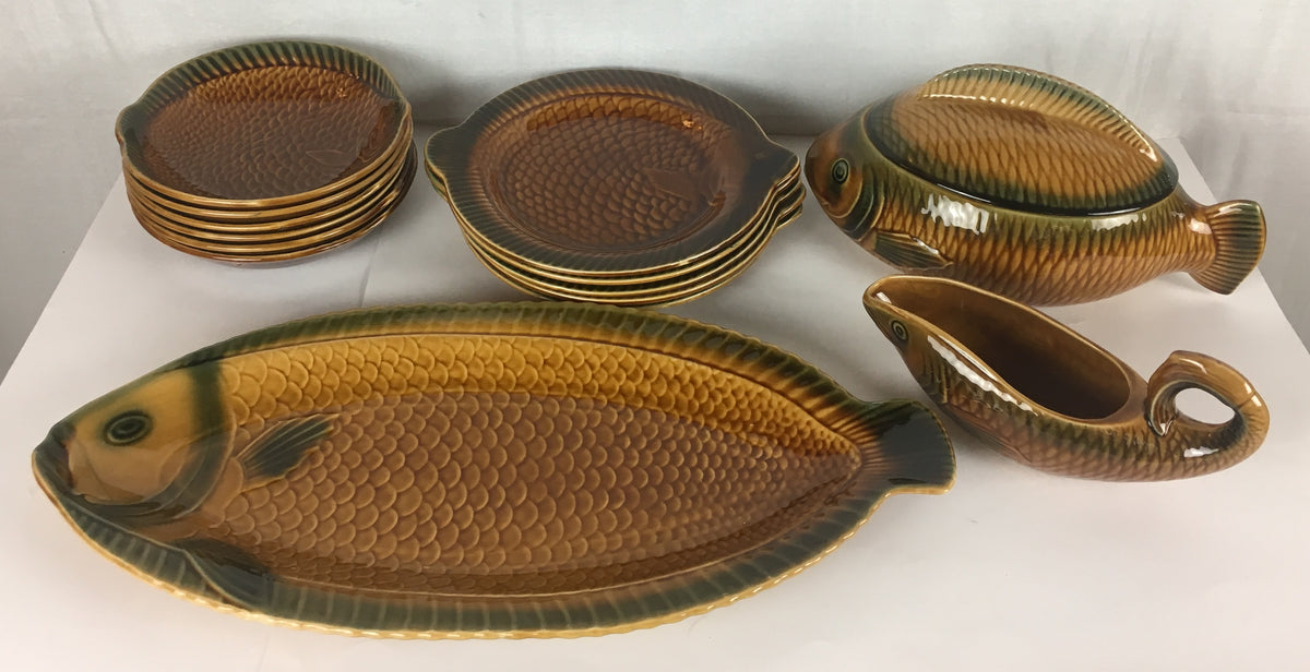 Mid-Century French Majolica Fish Service by Sarreguemines, Circa 1950s — 14 Pieces