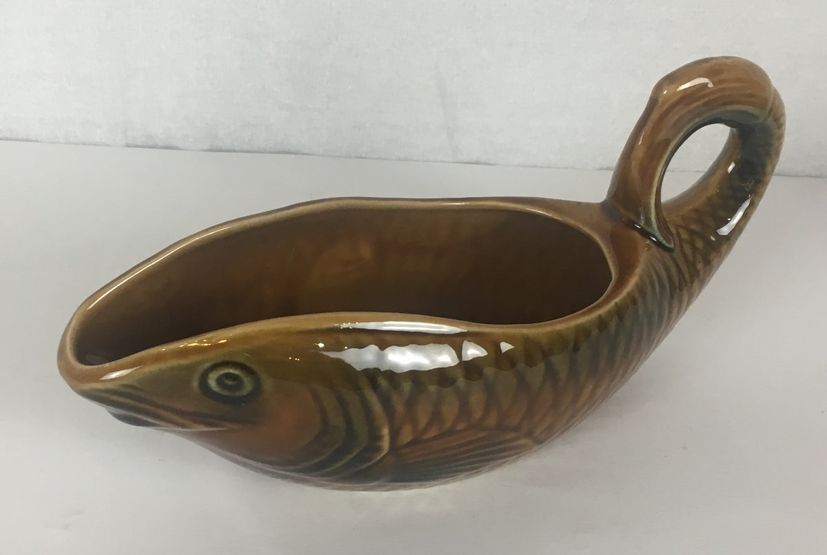 Mid-Century French Majolica Fish Service by Sarreguemines, Circa 1950s — 14 Pieces — detail 6
