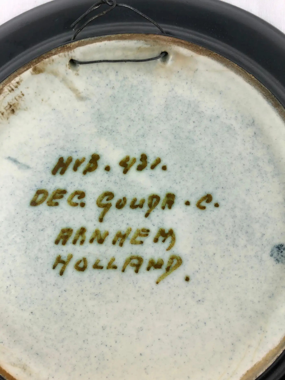 Gouda Pottery Art Nouveau Decorative Plate or Dish, Holland — detail 4