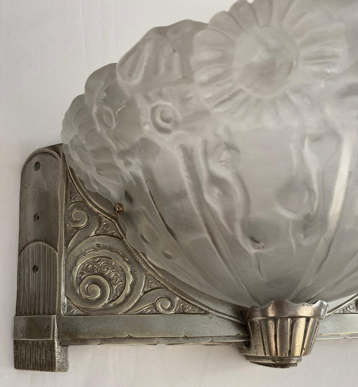 Pair of French Art Deco Wall Sconces in the Style of Degue — detail 12