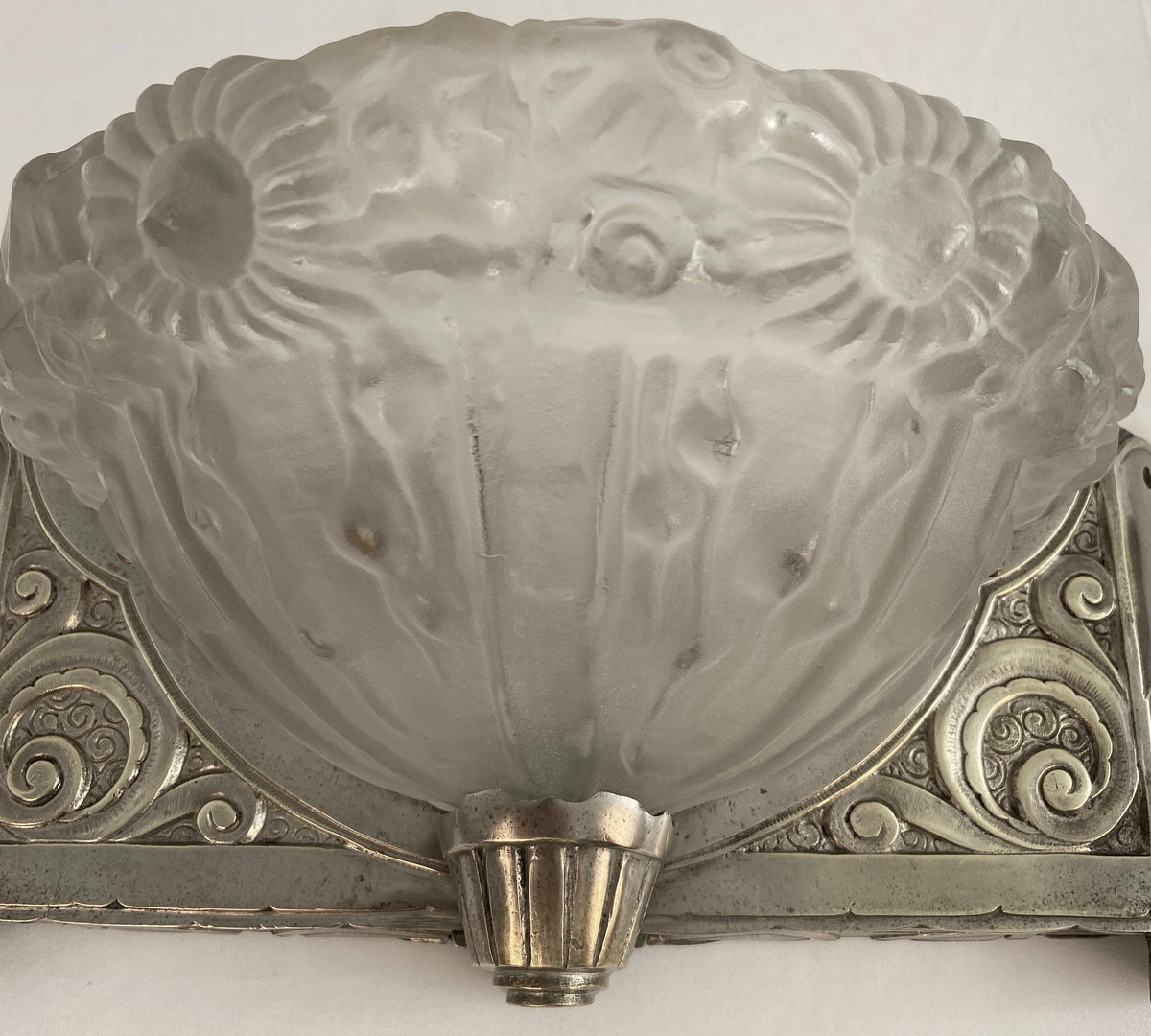 Pair of French Art Deco Wall Sconces in the Style of Degue — detail 10