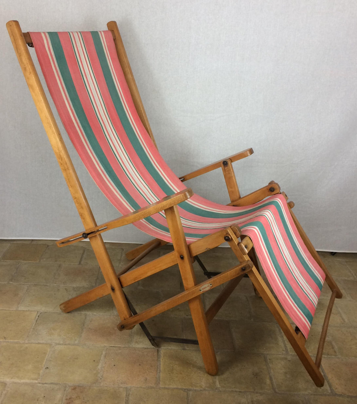 Ergelax Mid-Century Folding Canvas Lounge Chair — detail 3