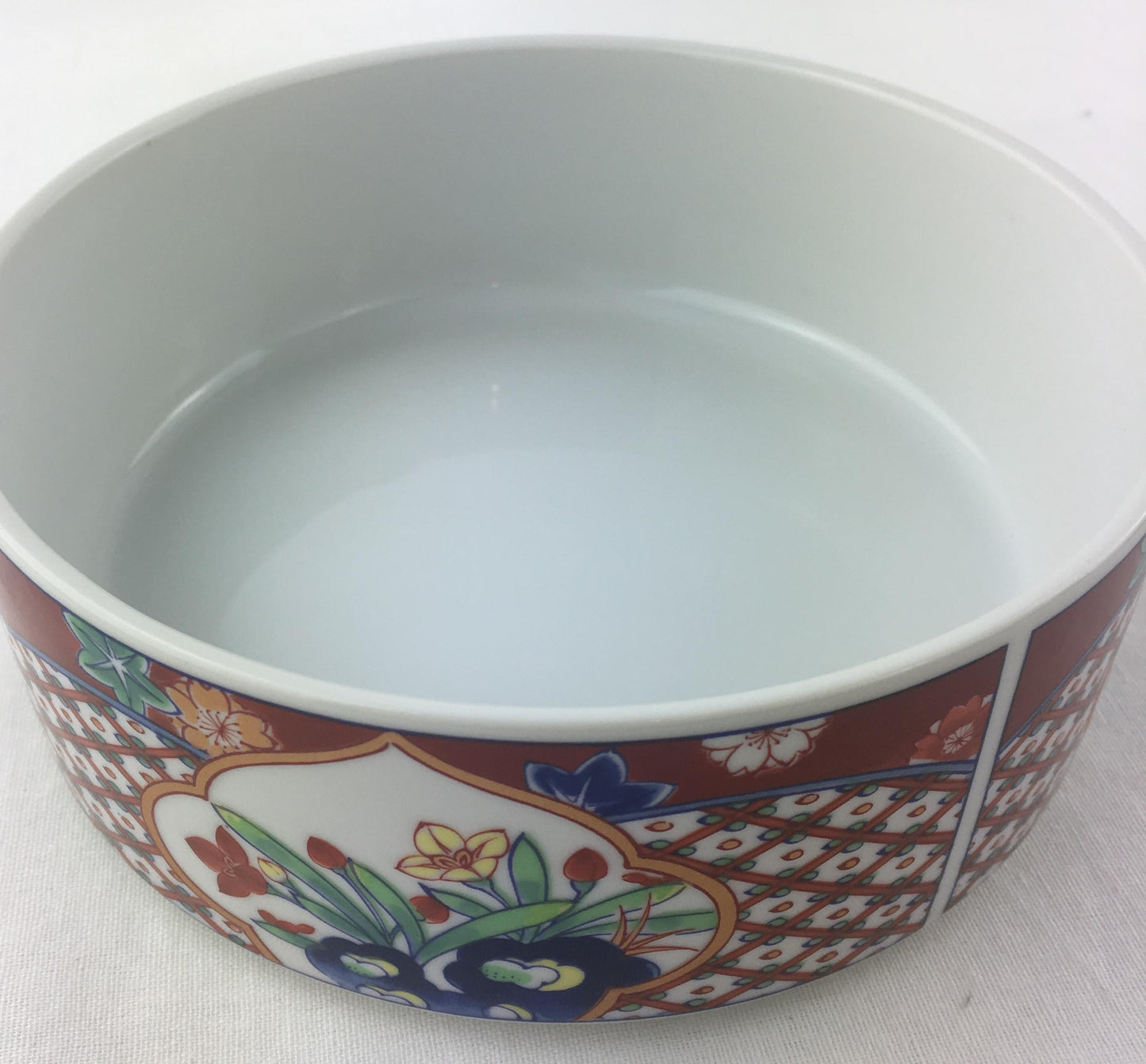 Japanese Hand-Painted Porcelain Lidded Serving Dish, Trinket or Jewelry Box — detail 3