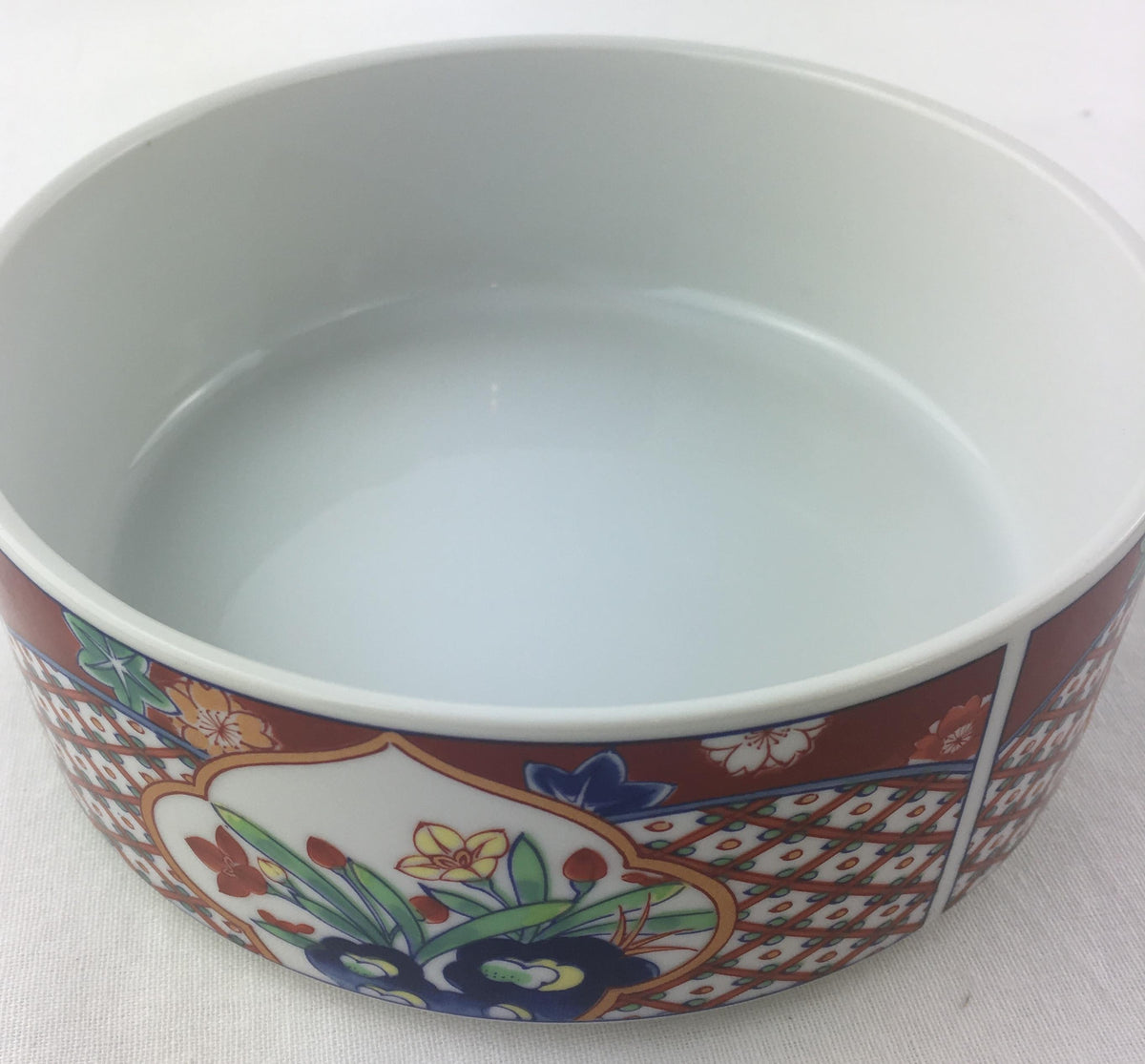 Japanese Hand-Painted Porcelain Lidded Serving Dish, Trinket or Jewelry Box — detail 3
