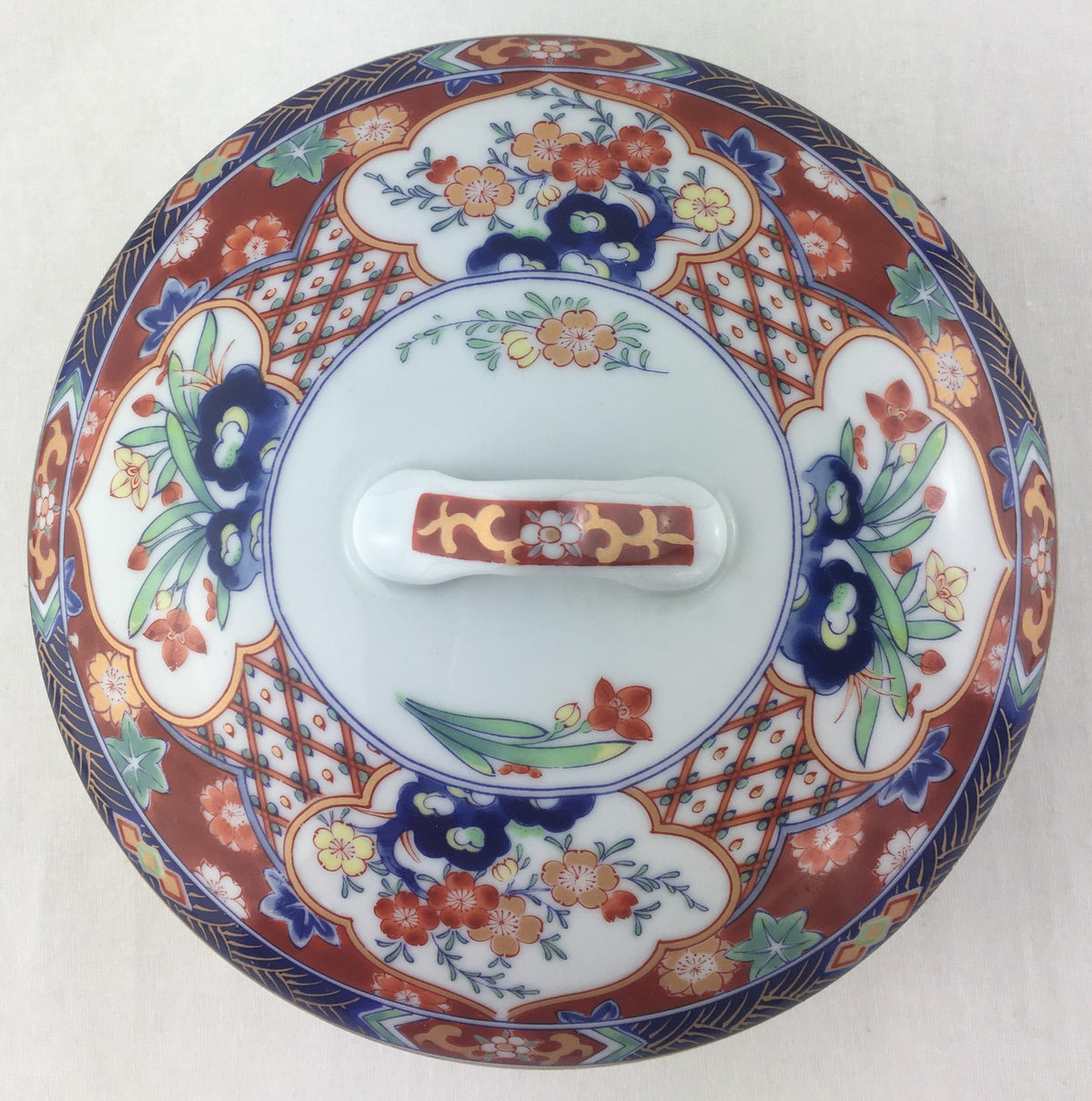 Japanese Hand-Painted Porcelain Lidded Serving Dish, Trinket or Jewelry Box — detail 7