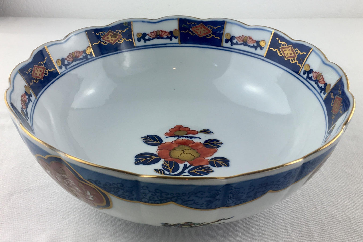 Japanese Imari Porcelain Bowl — detail 10