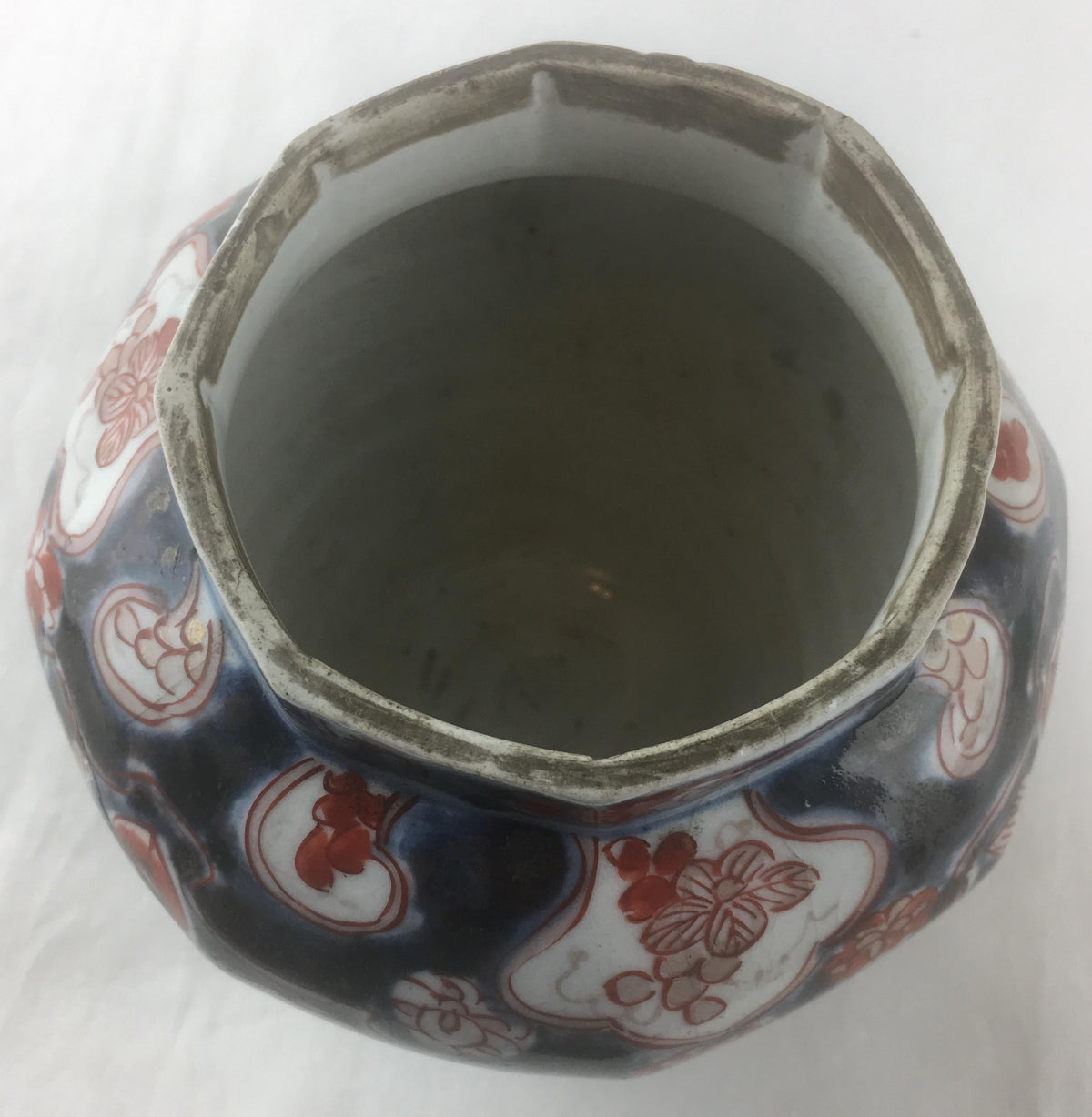 Antique Japanese Ko-Imari Vase, Genroku Era Style — detail 4