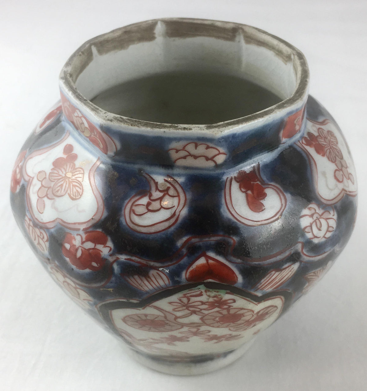 Antique Japanese Ko-Imari Vase, Genroku Era Style — detail 2