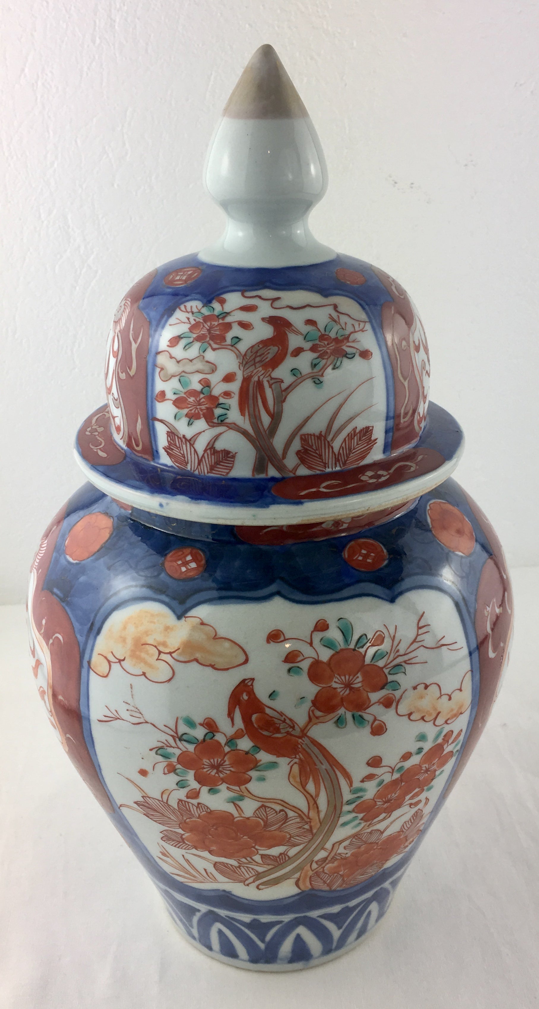 19th Century Japanese Imari Temple Jar and Lid — detail 4
