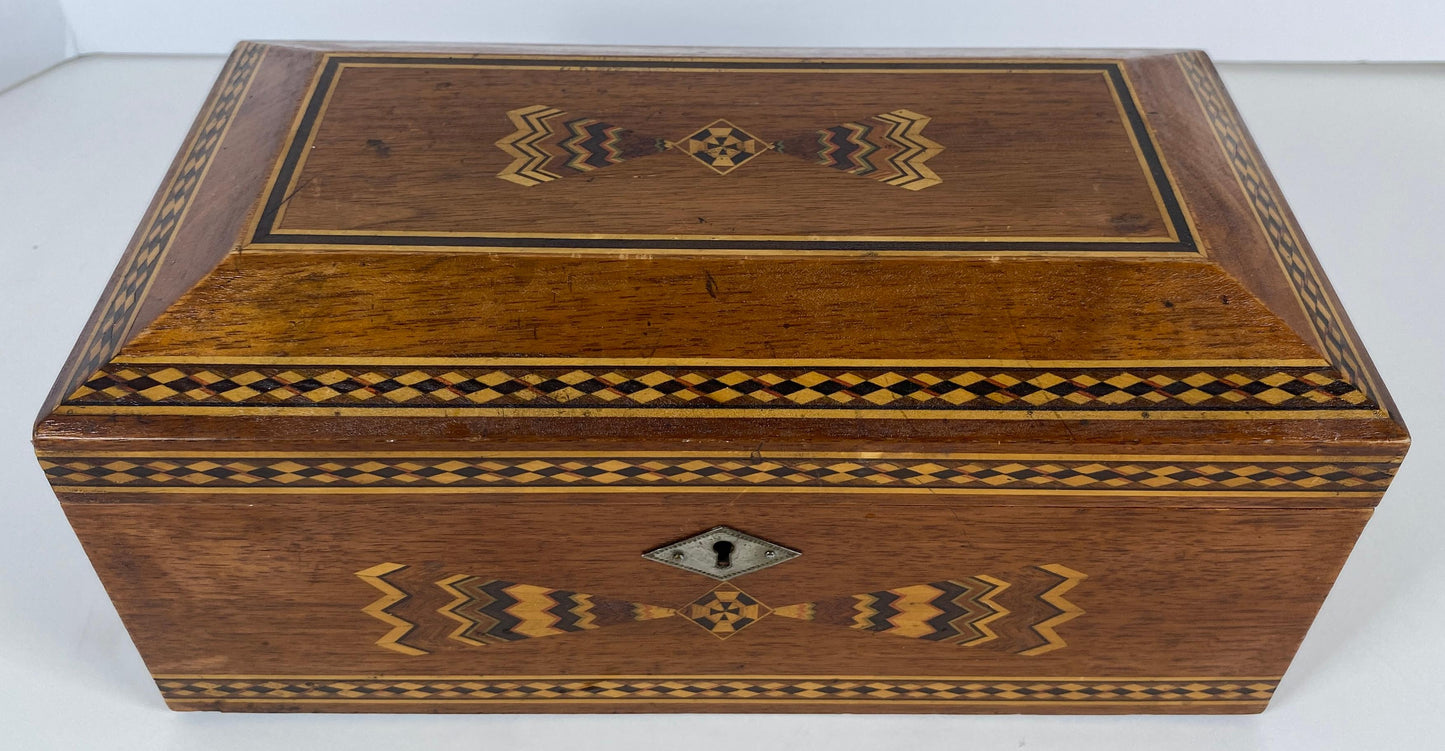 Italian Marquetry Inlaid Wooden Jewelry Box, Geometric Sorrento Style, Mid-20th — detail 3