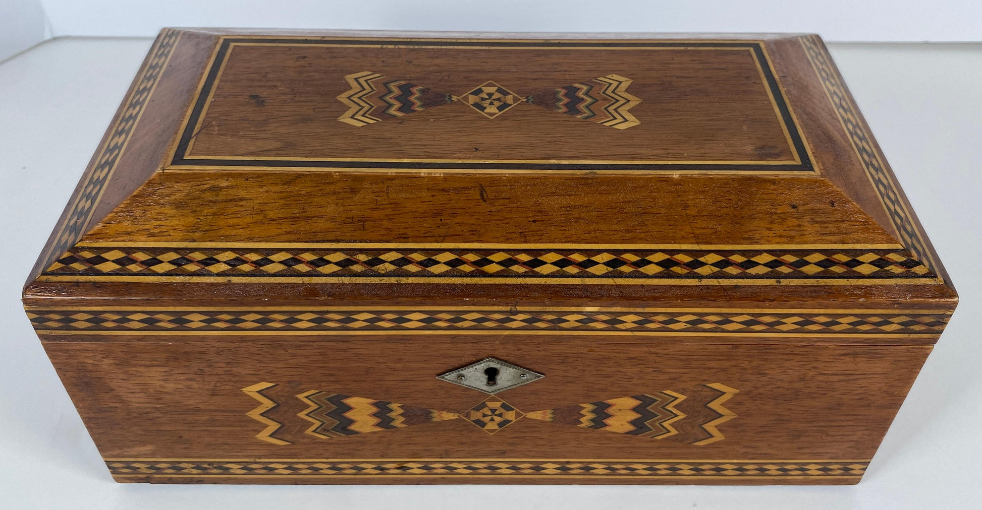 Italian Marquetry Inlaid Wooden Jewelry Box, Geometric Sorrento Style, Mid-20th — detail 3