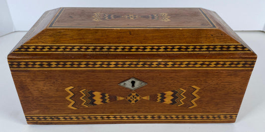 Italian Marquetry Inlaid Wooden Jewelry Box, Geometric Sorrento Style, Mid-20th — detail 2