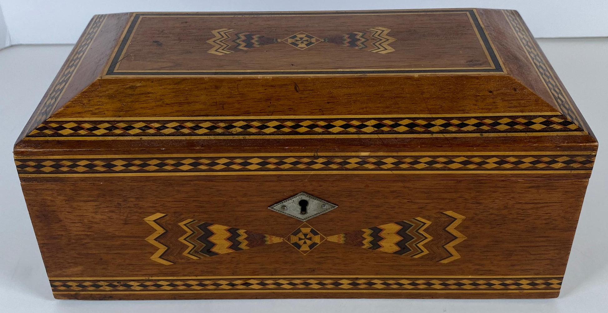 Italian Marquetry Inlaid Wooden Jewelry Box, Geometric Sorrento Style, Mid-20th — detail 4