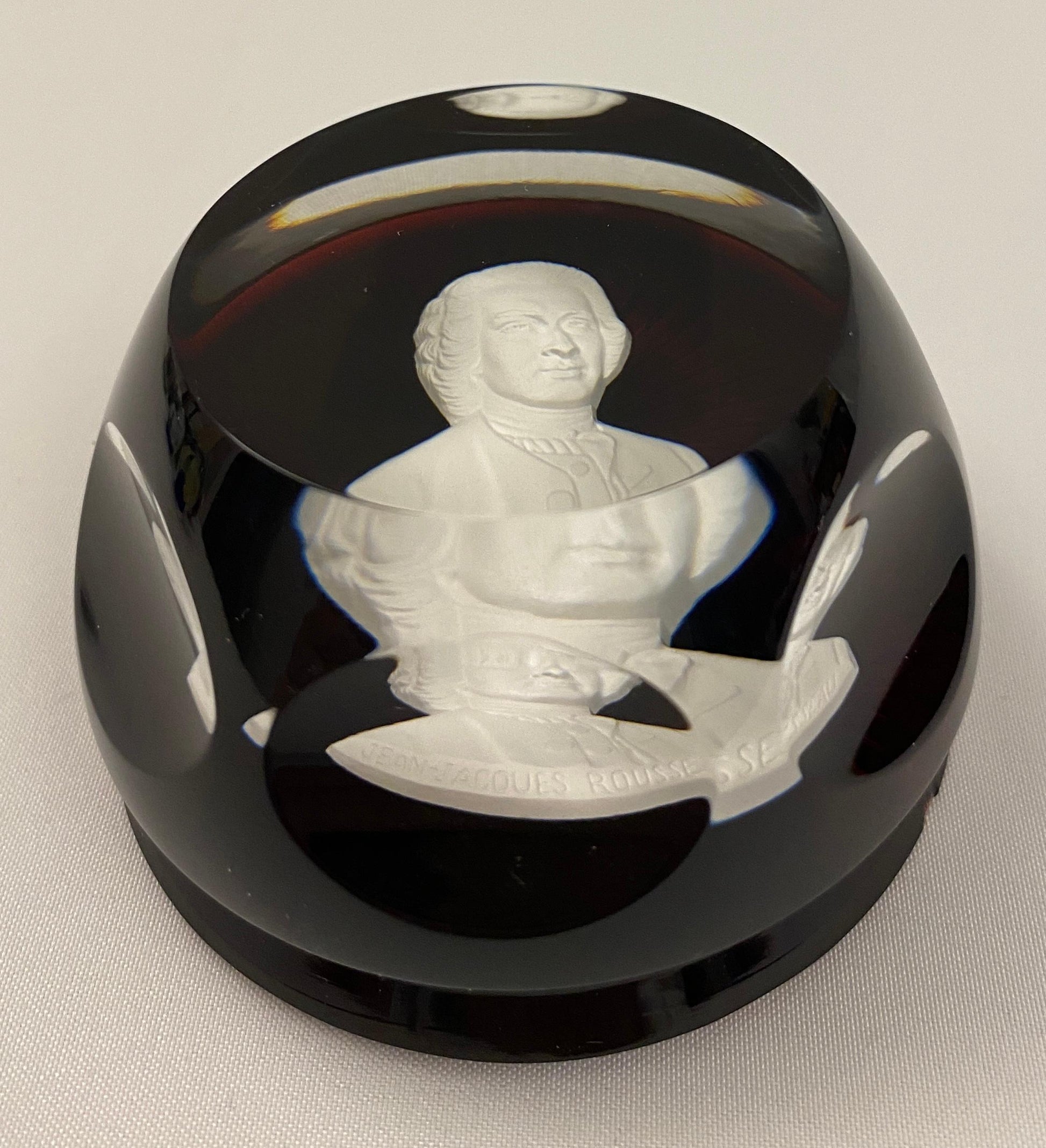 Baccarat Paperweight — detail 3