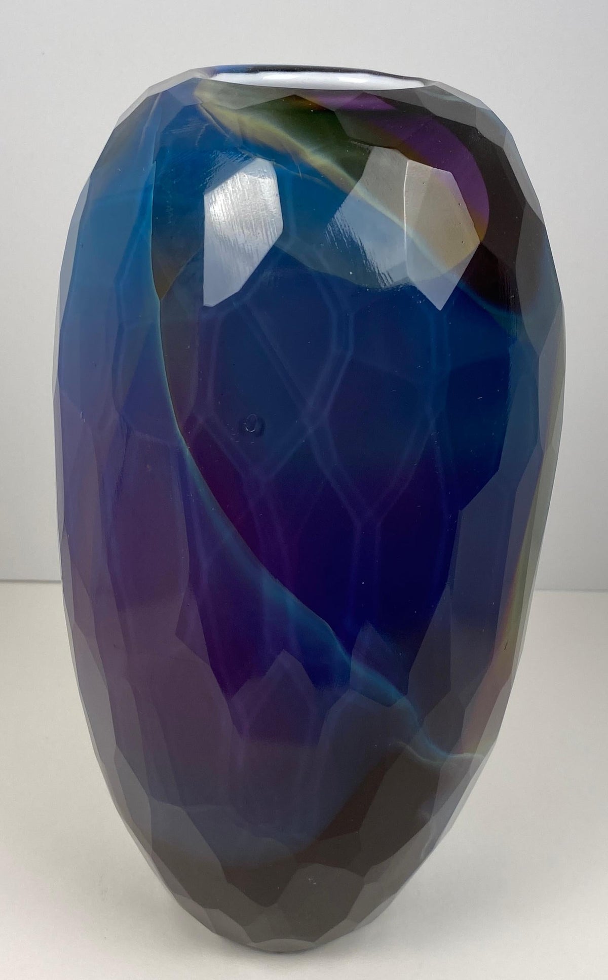 Joseph Hobbs Art Glass Flower Vase — detail 3