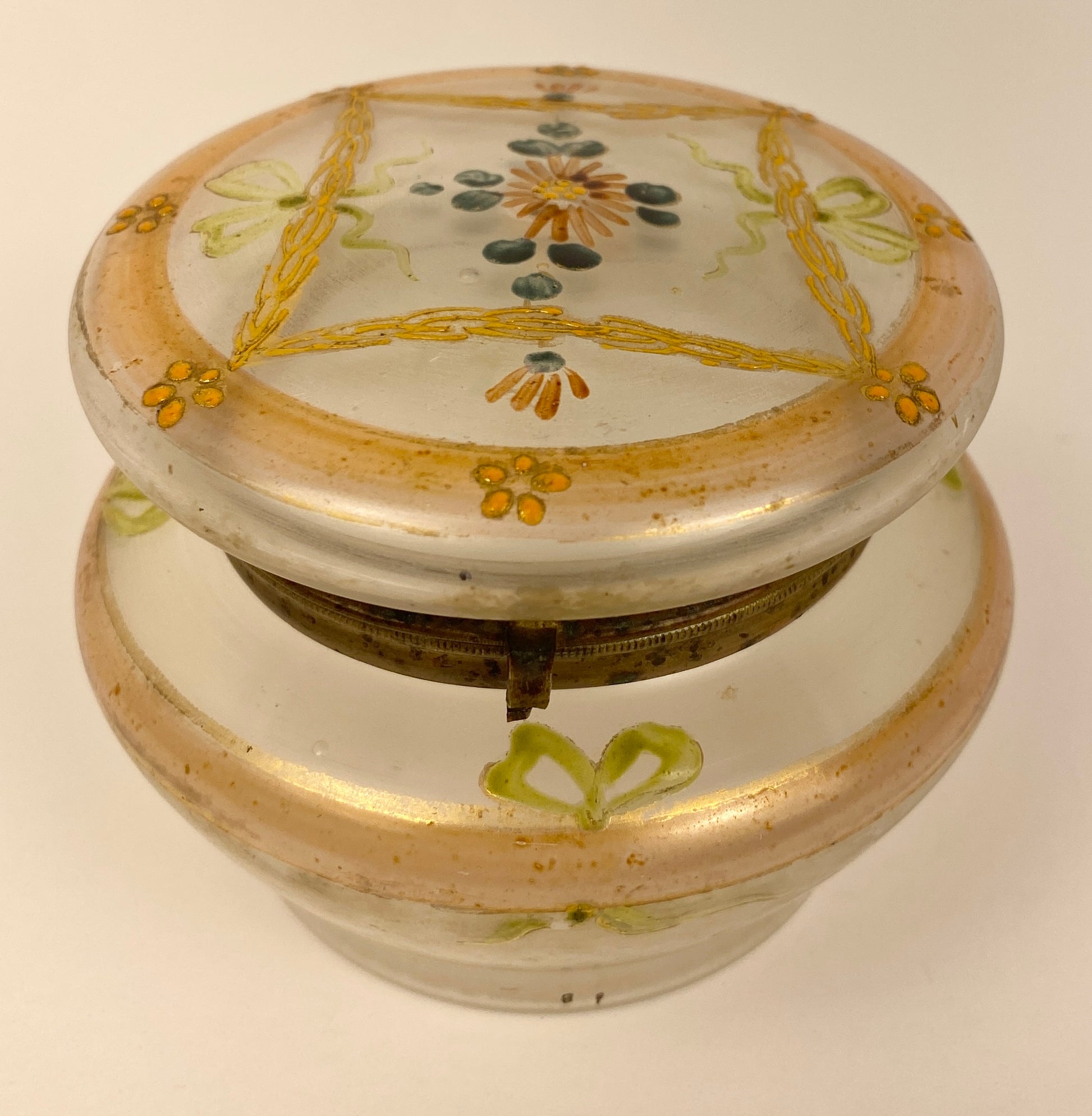 French Art Nouveau Enameled Glass Trinket or Jewelry Box by Legras — detail 3