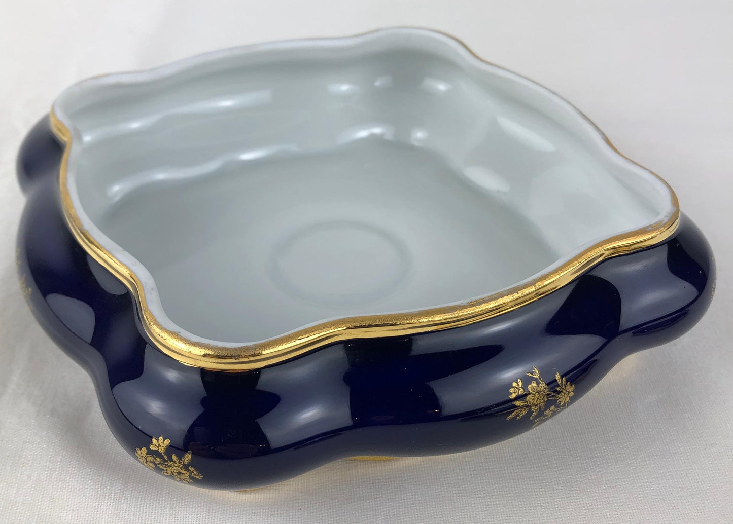 Limoges Porcelain Lidded Candy Dish Trinket or Jewelry Box French — detail 10