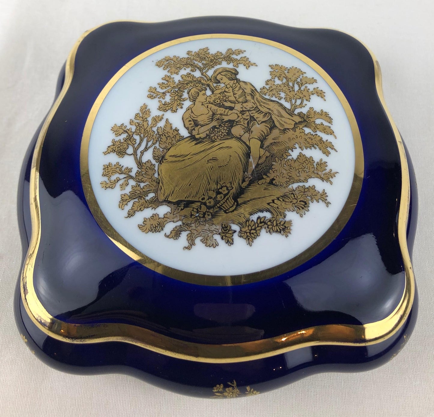 Limoges Porcelain Lidded Candy Dish Trinket or Jewelry Box French — detail 4