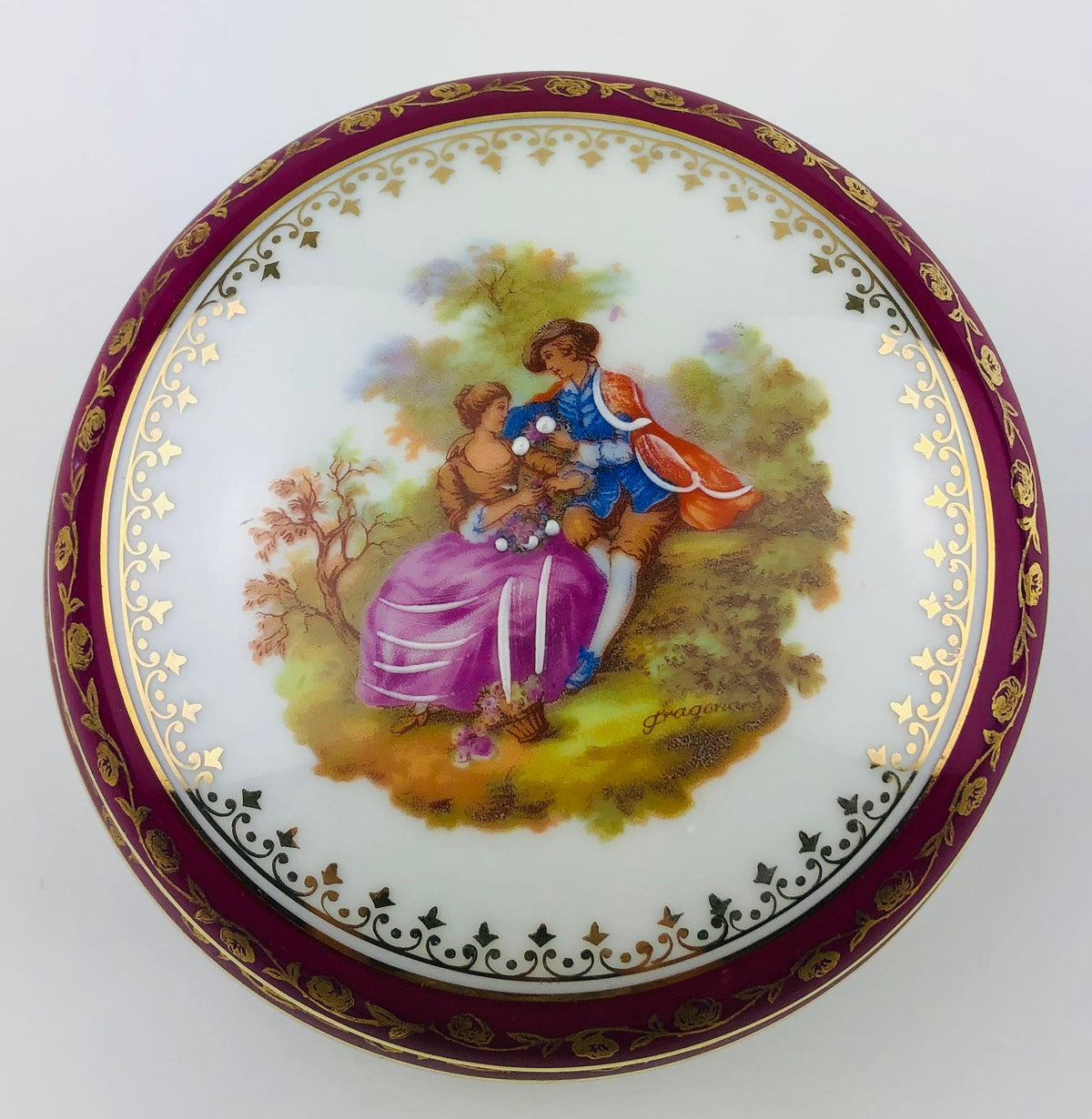 French Limoges Hand Painted Gold Trim Trinket Jewelry Box or Candy Dish — detail 2