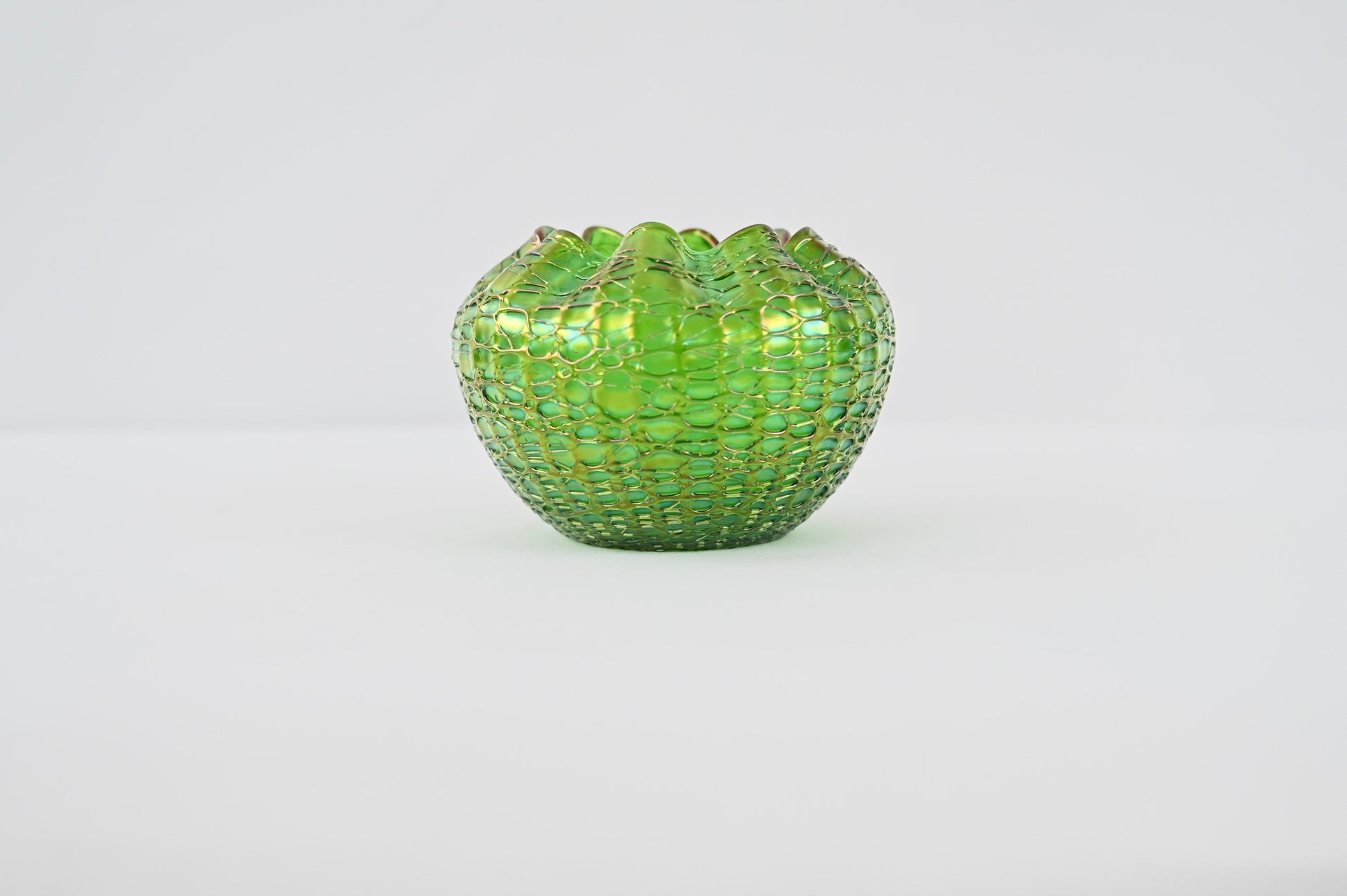 Loetz Art Nouveau Jugendstil Art Glass Bowl — detail 2