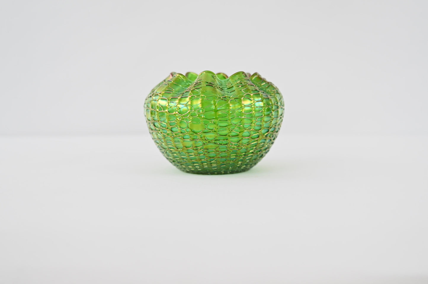 Loetz Art Nouveau Jugendstil Art Glass Bowl — detail 3