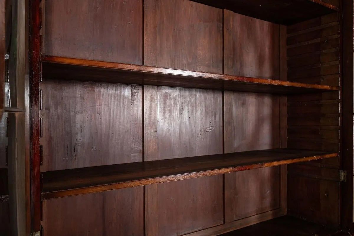 Monumental English George III Breakfront Library Bookcase — detail 8