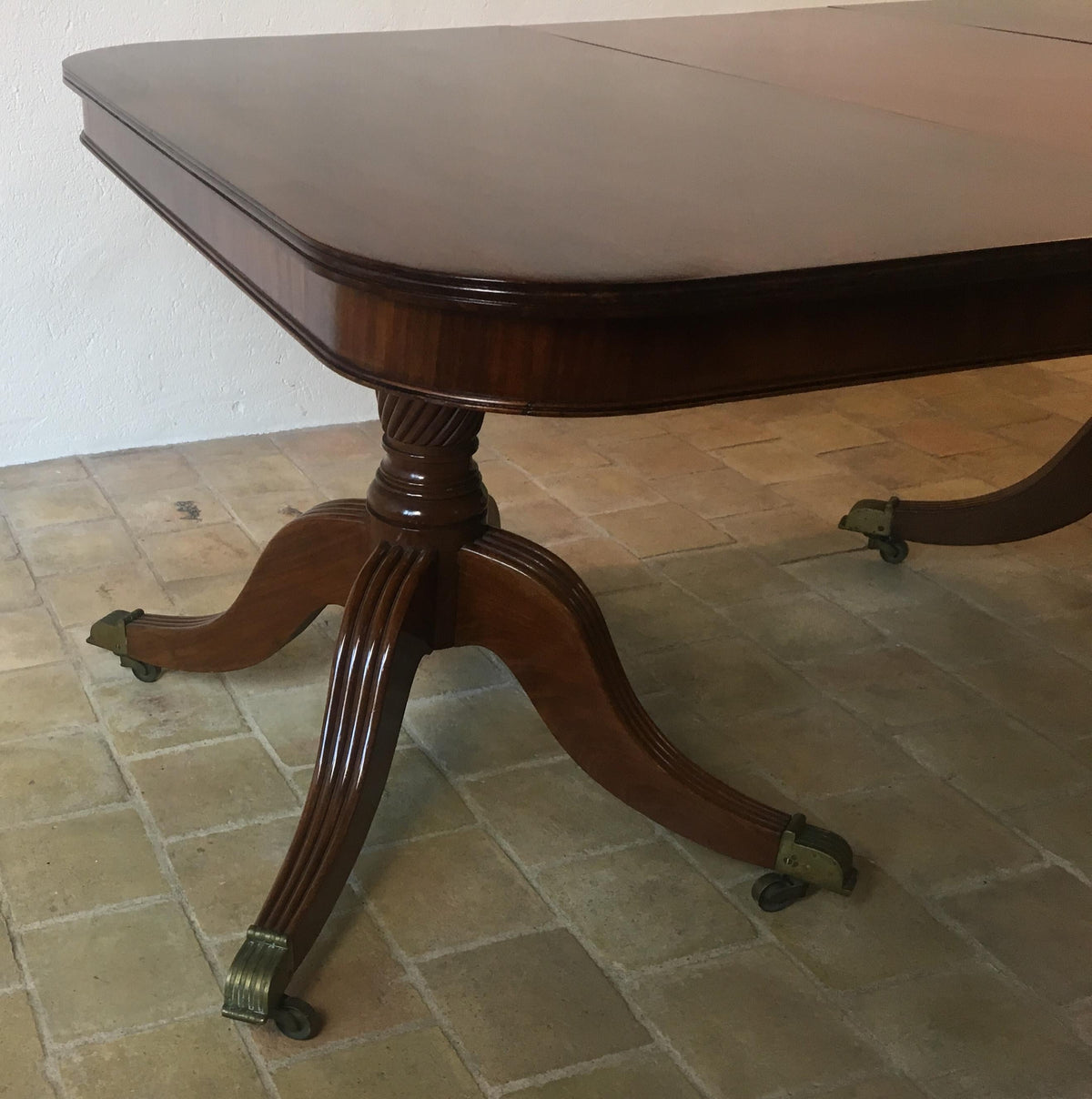 19th Century English Mahogany Double Pedestal Extending Dining Table — detail 3