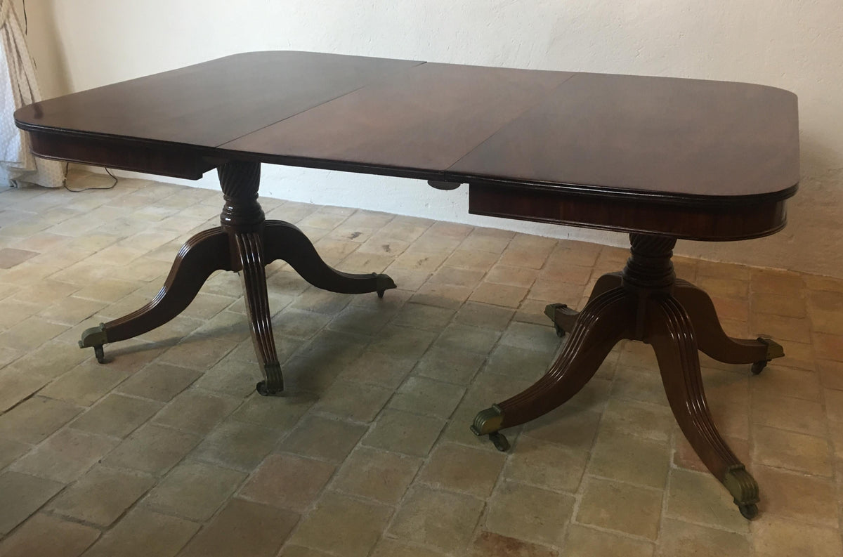 19th Century English Mahogany Double Pedestal Extending Dining Table — detail 2