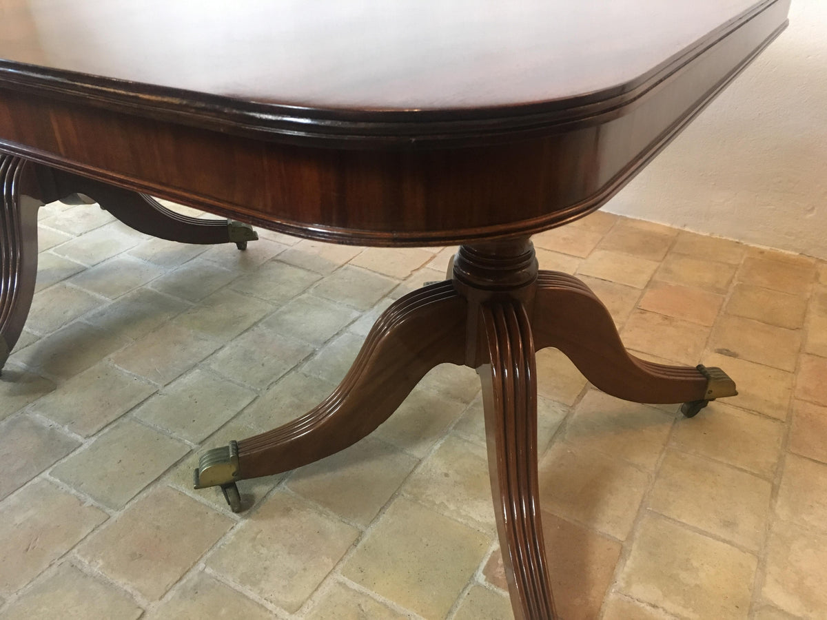 19th Century English Mahogany Double Pedestal Extending Dining Table — detail 10