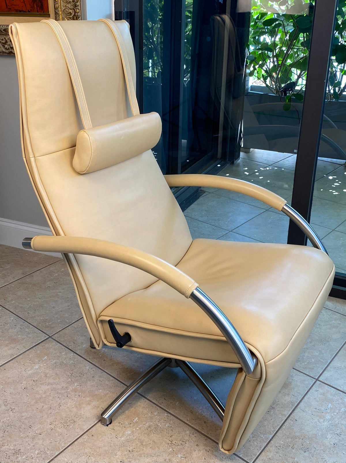 Creme Color Leather Lounge Chair, Mensana JR 7260 Armchair by Jori — detail 3