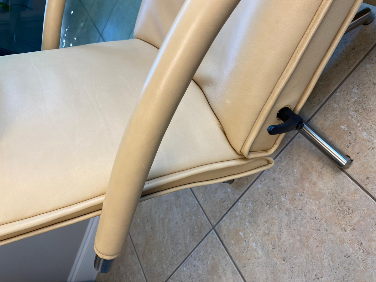 Creme Color Leather Lounge Chair, Mensana JR 7260 Armchair by Jori — detail 4