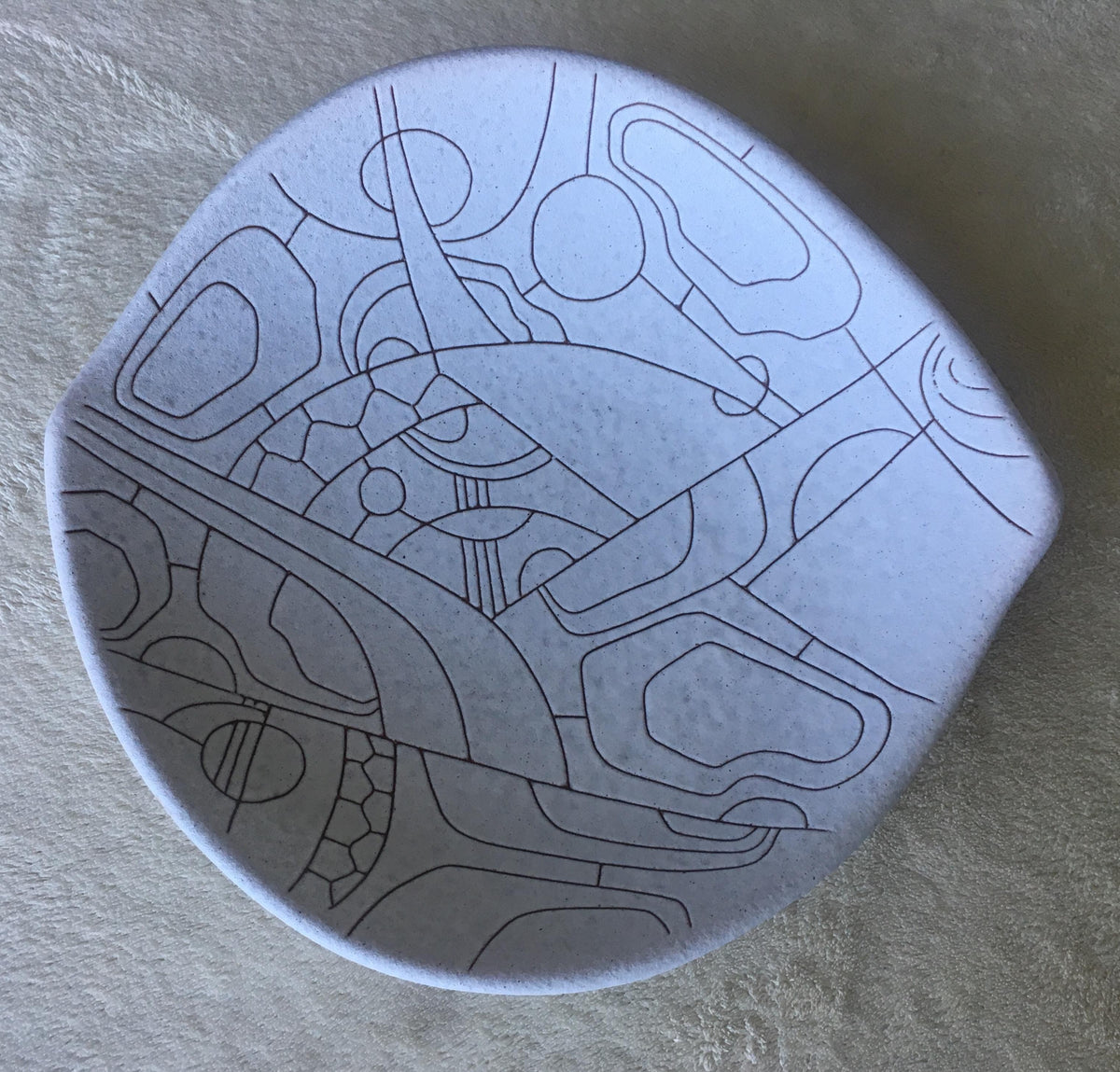 Midcentury Studio Pottery Bowl or Vide Poche, Signed — detail 3