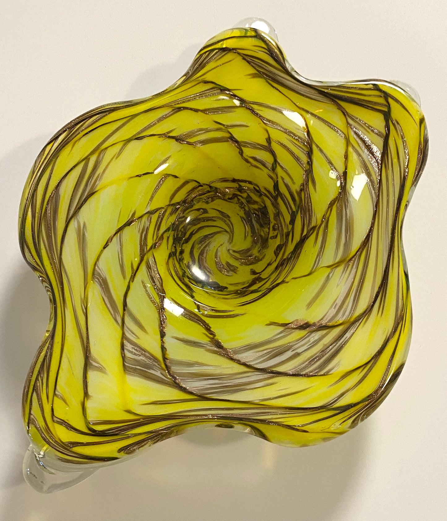 Murano Art Glass Bowl, Yellow and Clear, 20th Century Decorative Piece — detail 3