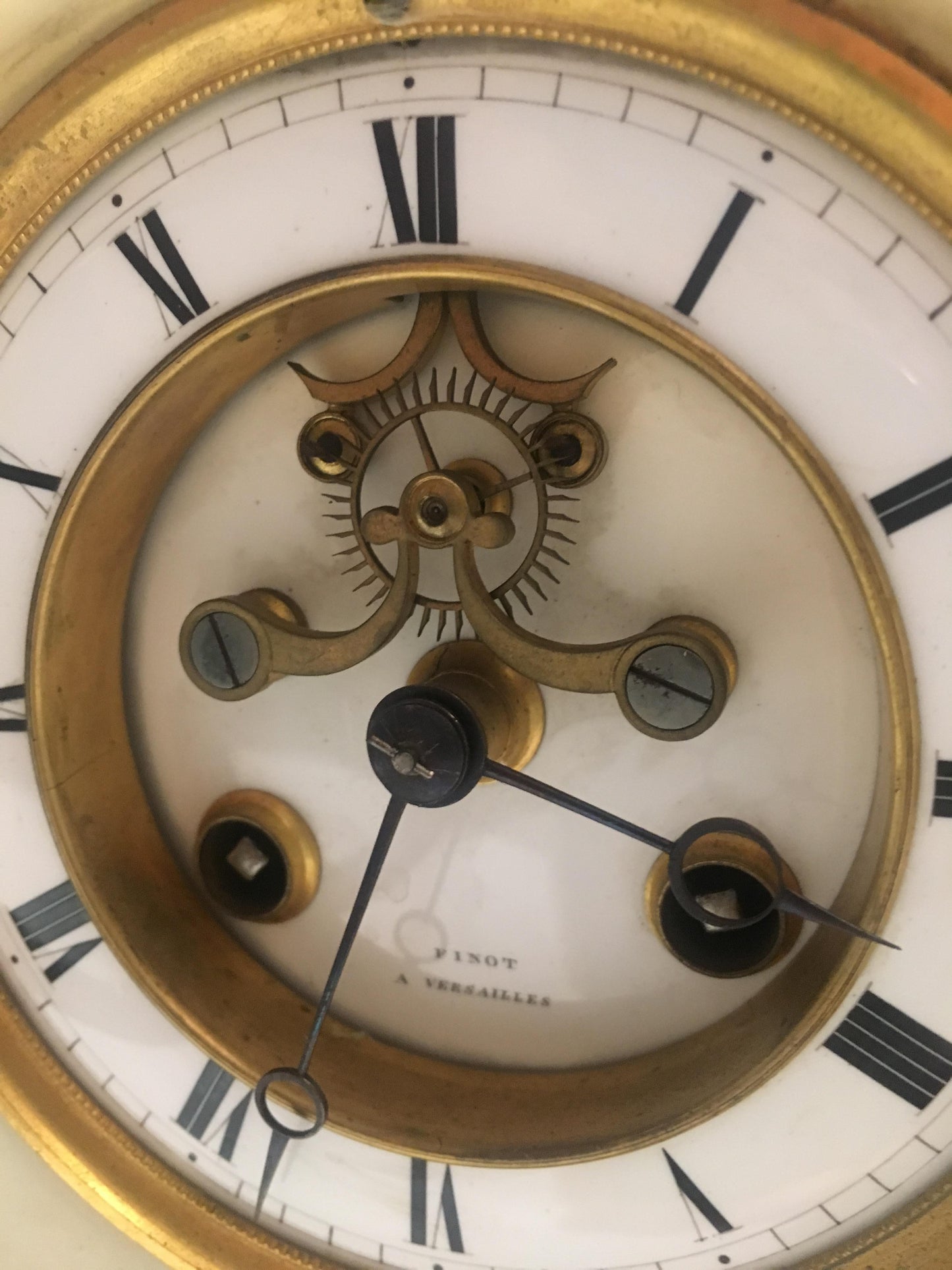 19th Century Neoclassical Gilded Bronze and White Marble Mantel Clock Set — detail 6