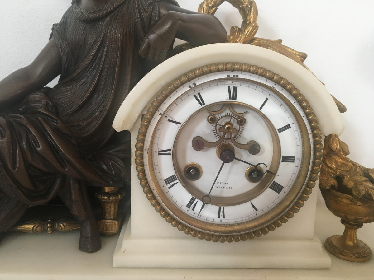 19th Century Neoclassical Gilded Bronze and White Marble Mantel Clock Set — detail 5