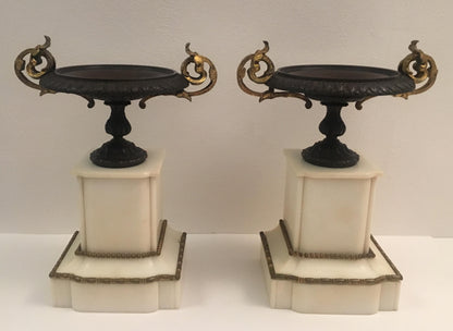 19th Century Neoclassical Gilded Bronze and White Marble Mantel Clock Set — detail 4
