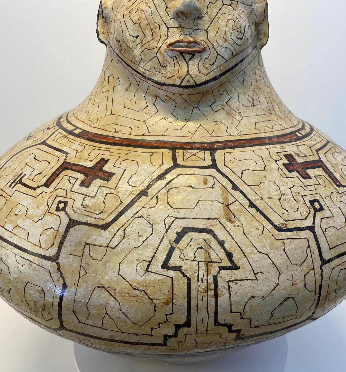 Monumental Amazonian Shipibo-Conibo Anthropomorphic Pottery Vessel with Kené Patterning, Peru — detail 5