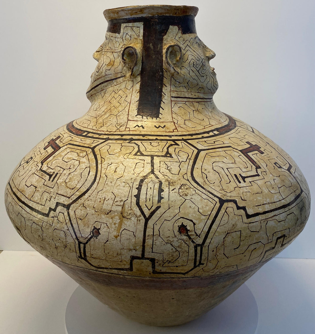 Monumental Amazonian Shipibo-Conibo Anthropomorphic Pottery Vessel with Kené Patterning, Peru — detail 7