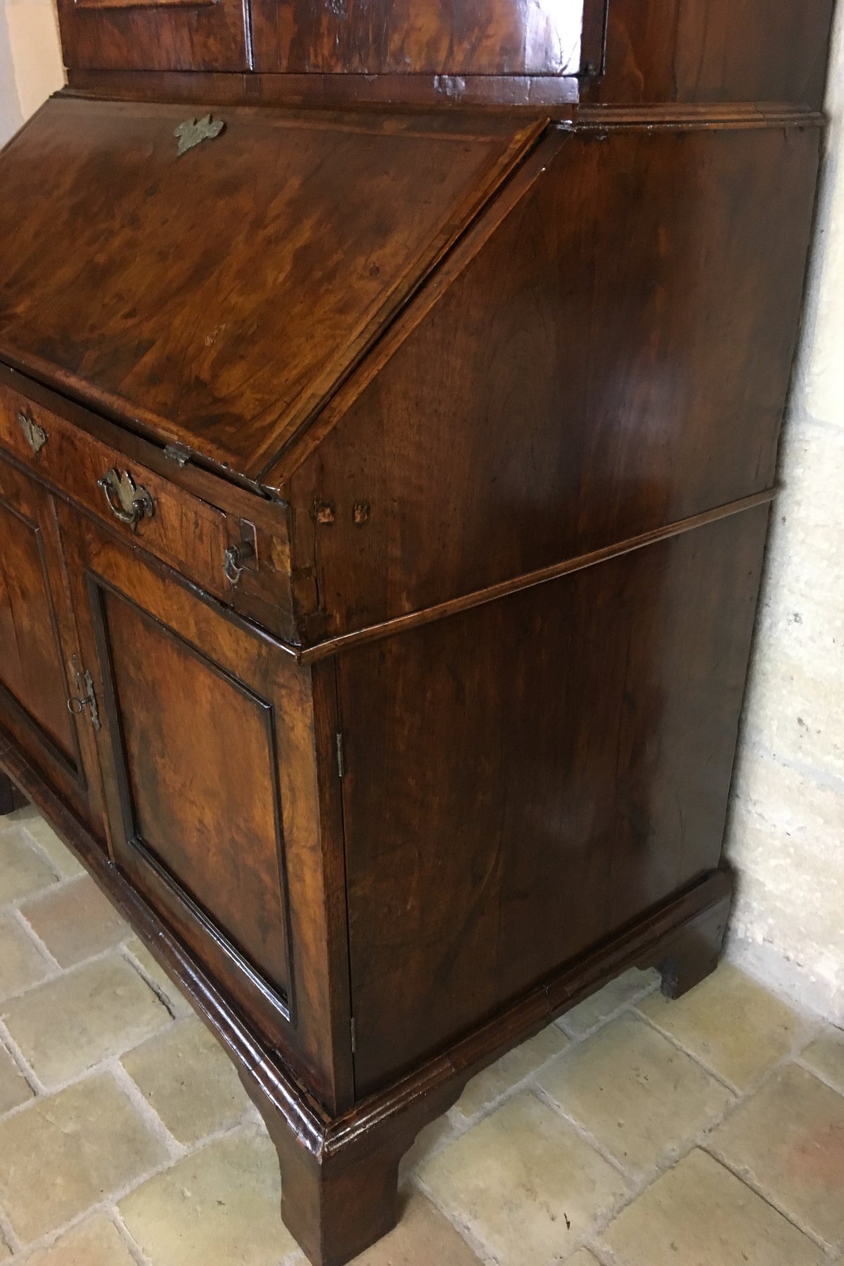Fine English Queen Anne Walnut Bookcase with Secretary Desk — detail 17