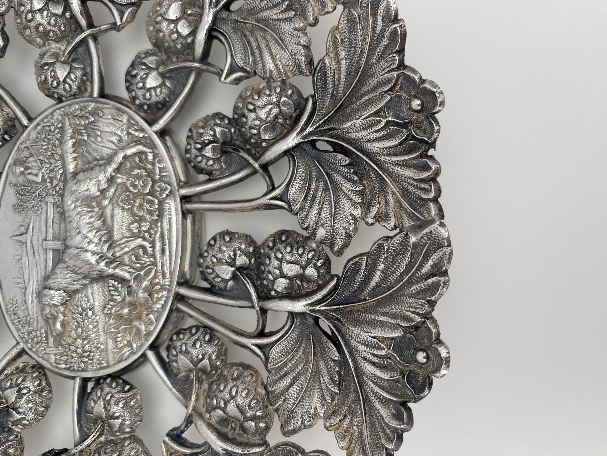 Reed and Barton Sculpted Bowl, Silver Plated Dish with Dog — detail 6