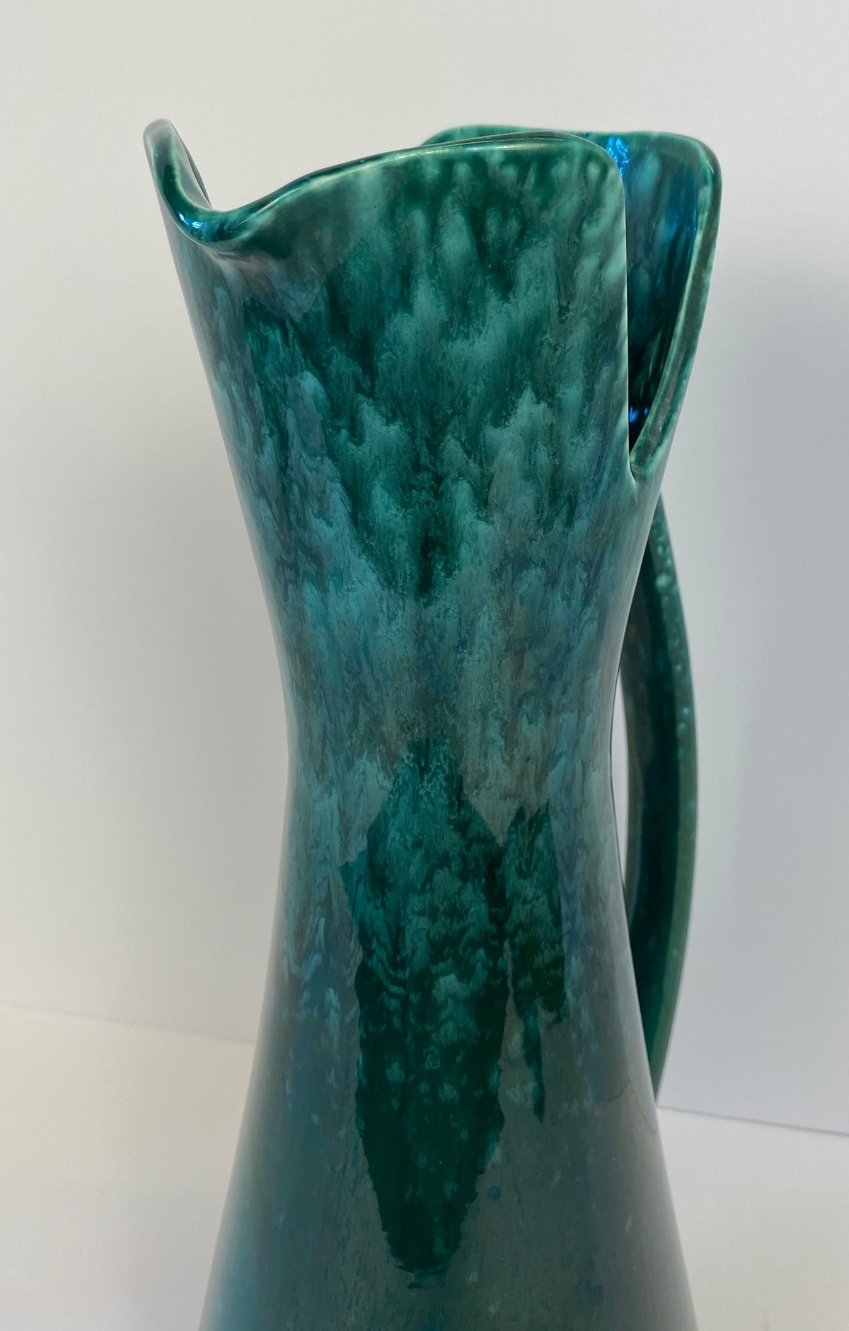 Royal Haeger Mid-Century Modern Handled Ceramic Vase, USA — detail 8
