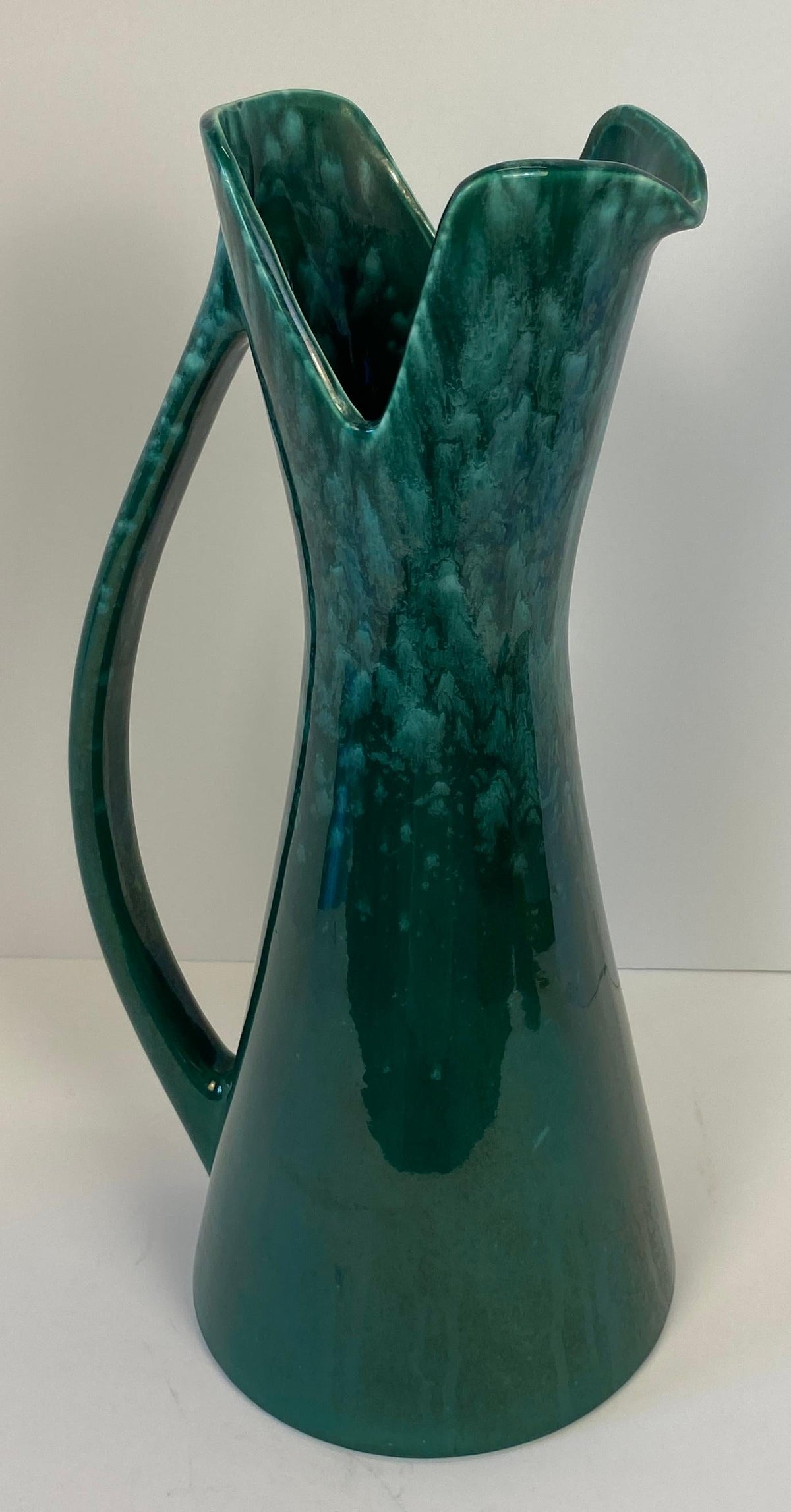 Royal Haeger Mid-Century Modern Handled Ceramic Vase, USA — detail 4