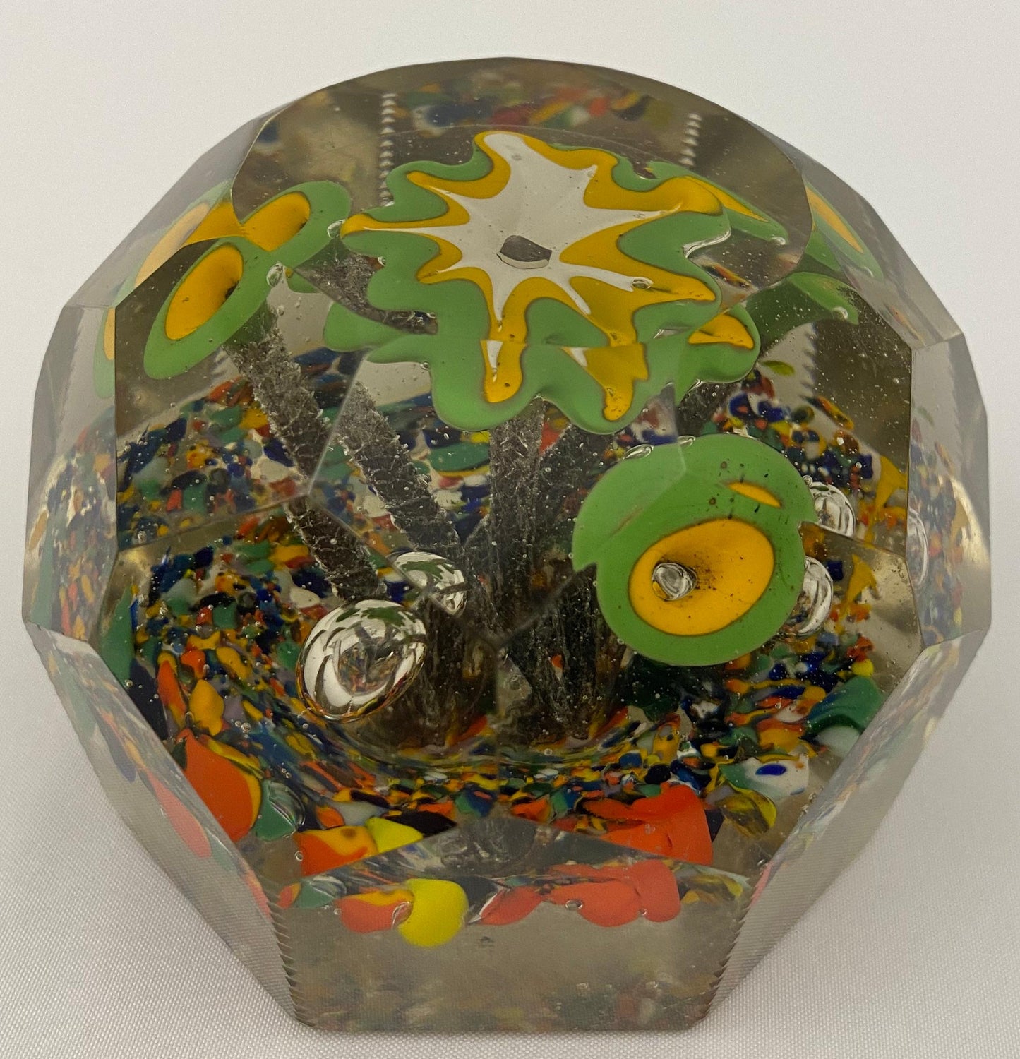 Large Millefiori Paperweight attrib. to Saint Louis, Scrambled Paperweight — detail 2