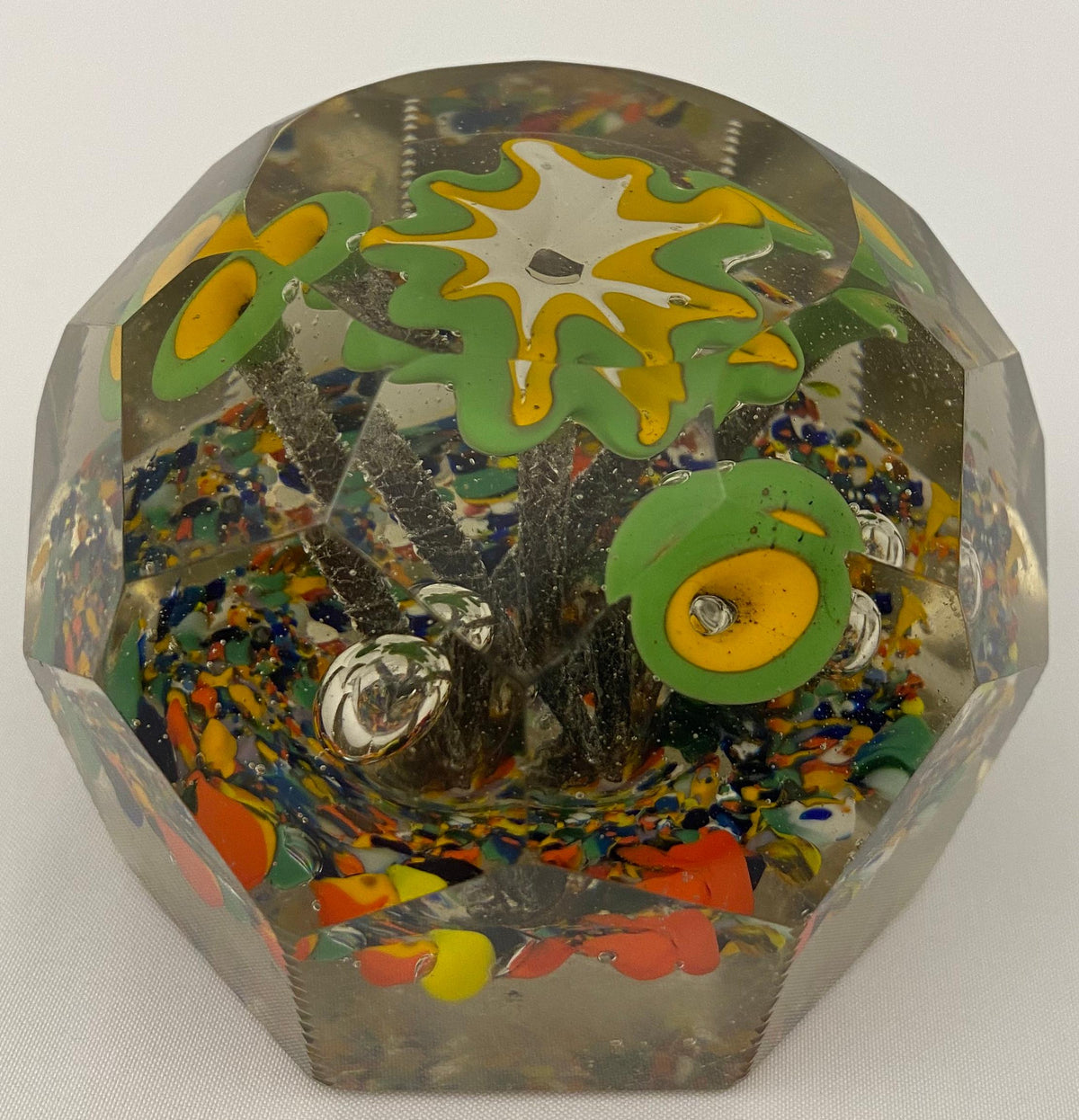 Large Millefiori Paperweight attrib. to Saint Louis, Scrambled Paperweight — detail 2