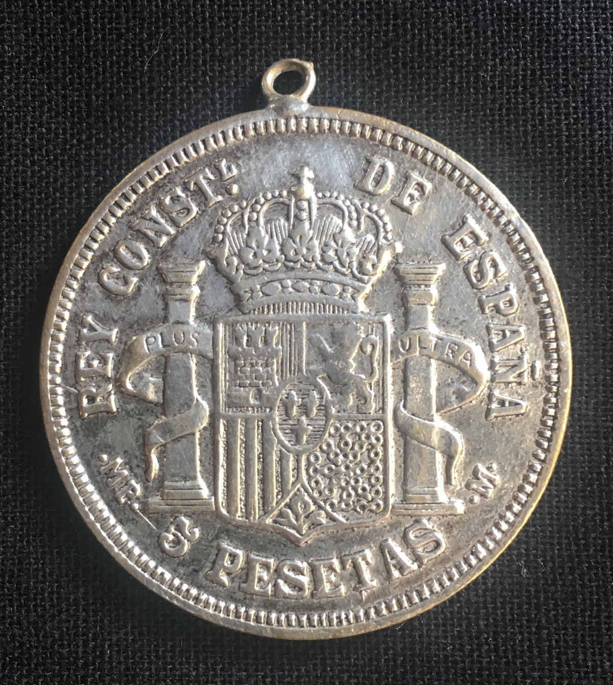Antique Spanish Coin Dated 1882 — detail 3