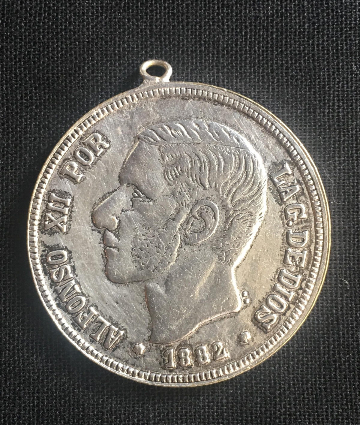 Antique Spanish Coin Dated 1882 — detail 4